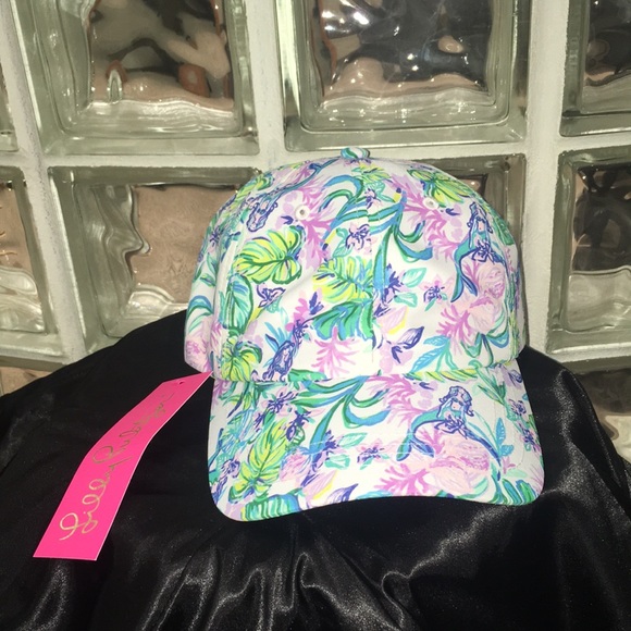 Lilly Pulitzer Accessories - NEW Lilly Pulitzer Run Around Hat in Resort White